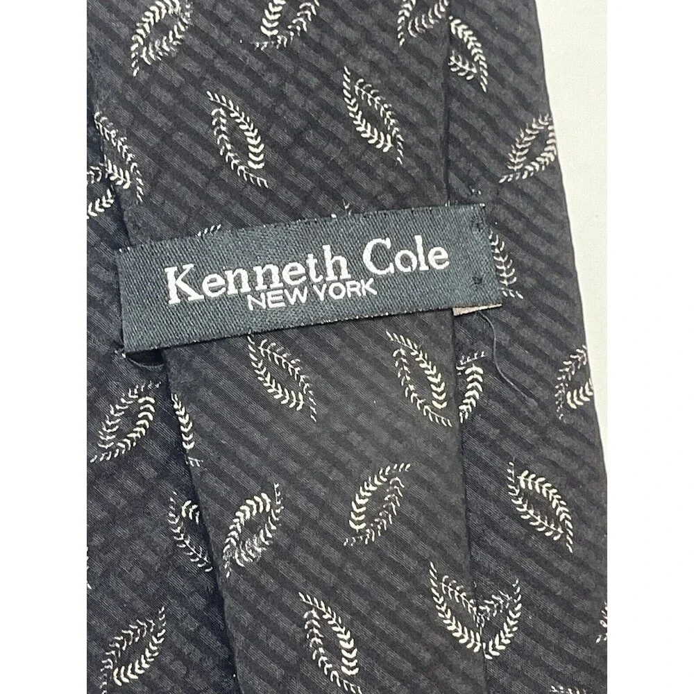 Kenneth Cole New York Black Printed Silk Neck Tie